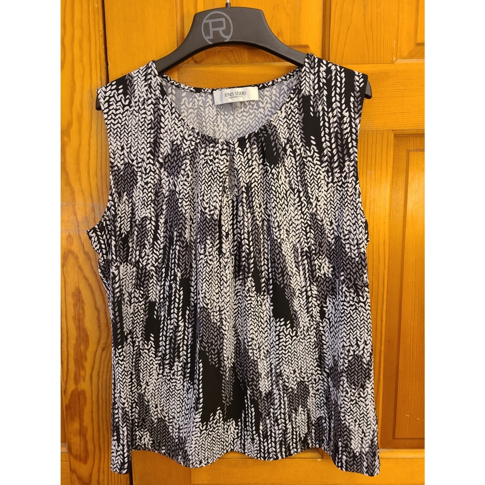 Dressy printed top, size L